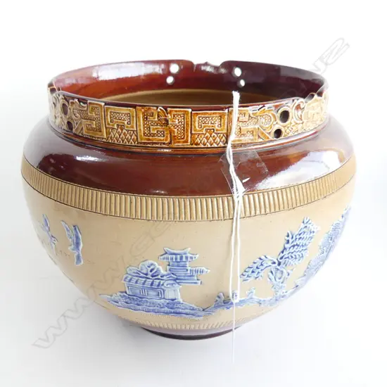 LAMBETH DOULTON JARDINEER WILLOW PAT RAISED DESIGN H185MM