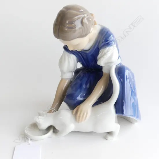 B&D DENMARK, GIRL WITH CAT, No. #1745, H.130mm