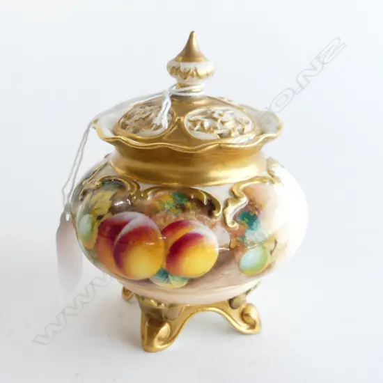 R/WORCESTER LIDDED POT POURRI FRUIT PAT SIGNED H115