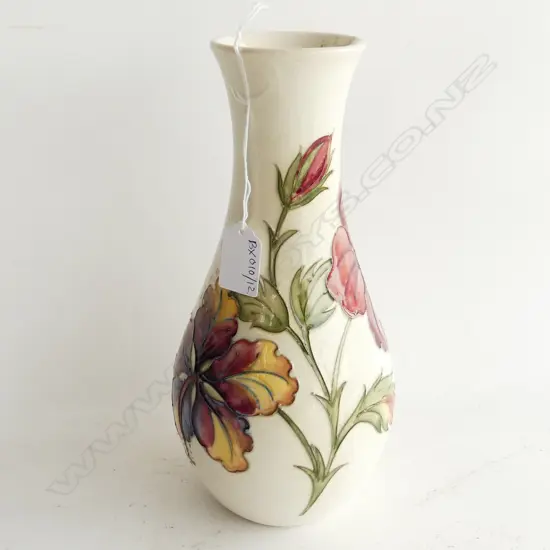 LG MOORCROFT VASE - HYDRANGEA ON WHITE GROUND H.265mm - small rim fault