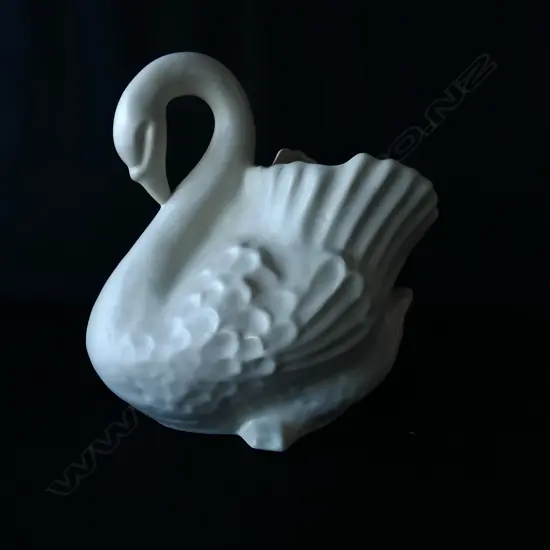 LG WHITE CROWN LYNN SWAN - BLUE TIKI MARK #170 H.220mm L.240mm