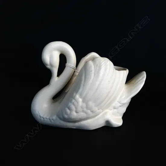 CROWN LYNN SMALL SWAN. C1950. 154. (DOT) BASESTAMP. W.140mm H. 95mm
