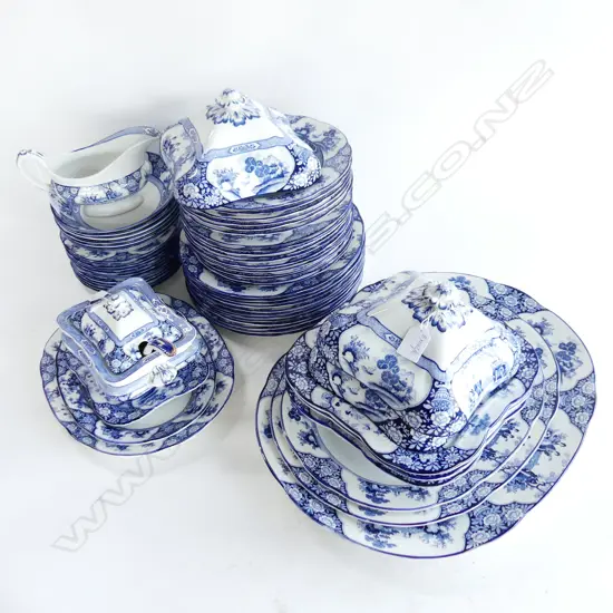 A LARGE BOOTHS MING PATTERN PART DINNER SERVICE APPROX 60 PC ASHETS/TUREENS/DINNER PLATES/BOWLS ETC SOME MINOR CRAZING