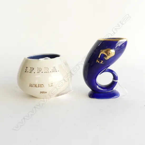 TEMUKA POTTERY INTERNATIONAL FED. OF PARKS & RECREATION ADMIN VESSEL '86 H95MM & FORRESTWARE COBALT & GOLD KIWI VASE