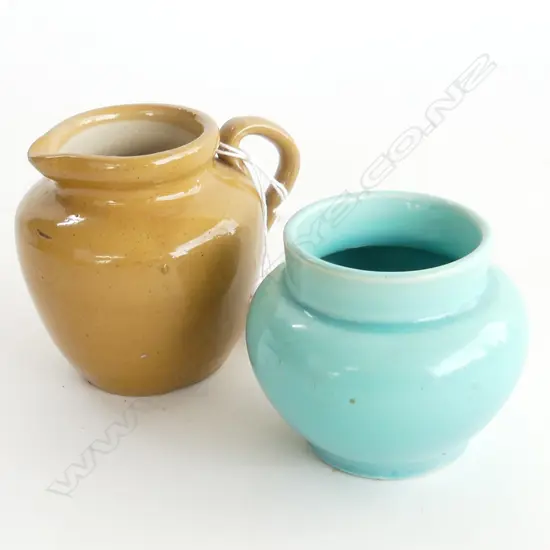 SAMUEL LEAR TURQUOISE VASE (H70MM) AND SM TIMARU POTTERY JUG (H85MM)