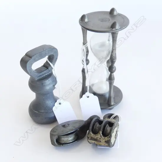 VINTAGE PEWTER EGG TIMER, BELL WEIGHT & TWO CAST PULLEY BLOCKS (SINGLE & DOUBLE)