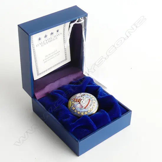 ENAMELLED HALCYON DAYS 'MAGIC' BOX