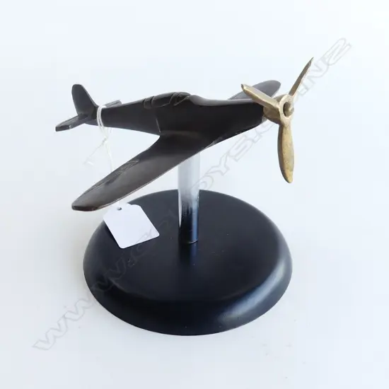 SPITFIRE METAL PLANE ON STAND W.160mm 