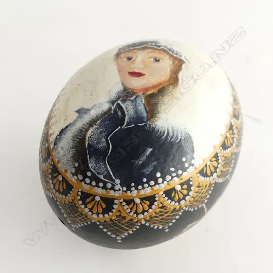 HAND PAINTED  OSTRICH EGG DEPICTING VICTORIAN ERA LADY