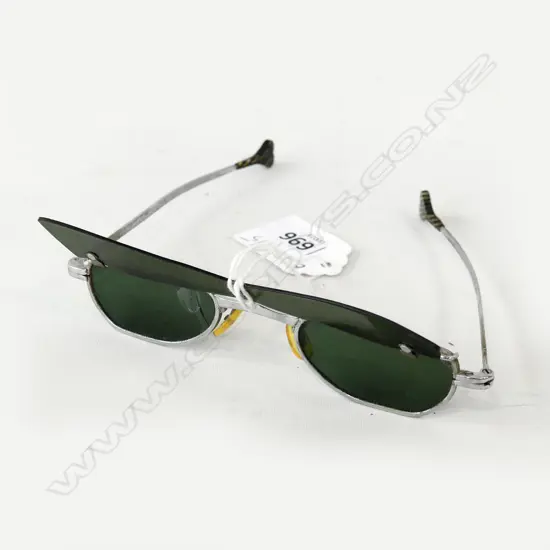 PAIR OF ART DECO SUNGLASSES WITH FOLDING SUN SHADES TO TOP ONE LENS DAMAGED