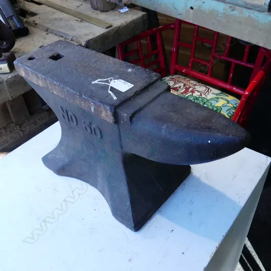 No.50 LGE OLD STEEL ANVIL 50kgs. 
