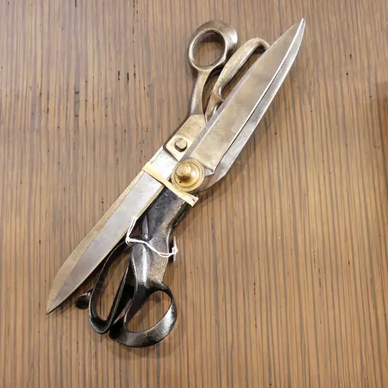 PAIR LARGE SHEERS. LONGEST L.380mm