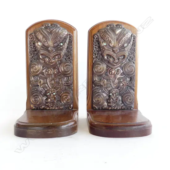 PR KINGSLEY MAORI DECORATED BOOKENDS H.205mm