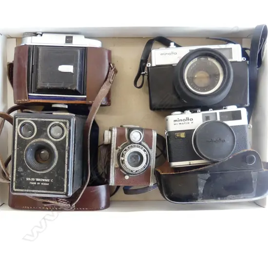 FIVE VINTAGE CAMERAS – MINOLTA X 2, FERRANIA, KODAK BROWNIE, AND FW 