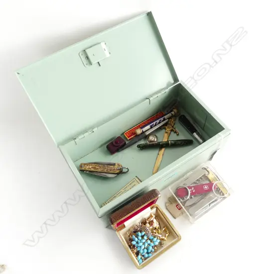 VINTAGE CASH TIN INCL. POCKET KNIVES, COSTUME JEWELLERY, PENS ETC