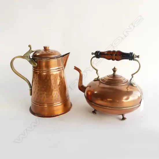 VINTAGE COPPER KETTLE (H. 230MM)  & COFFEE POT (H. 225MM)