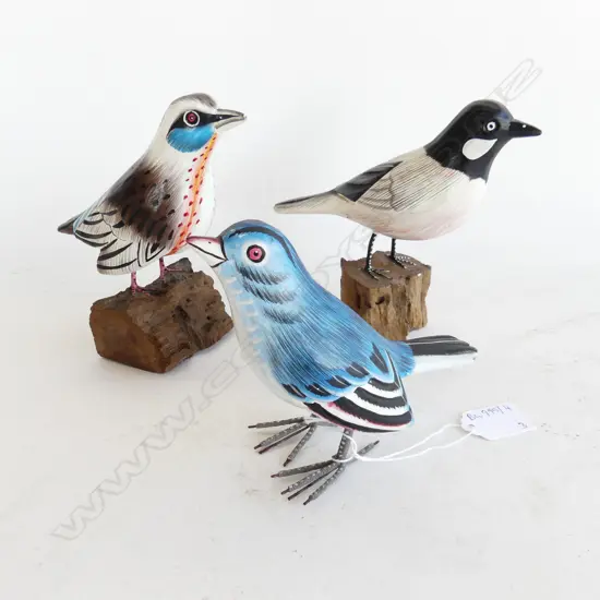 3 PAINTED CARVED WOODEN BIRDS H.150mm