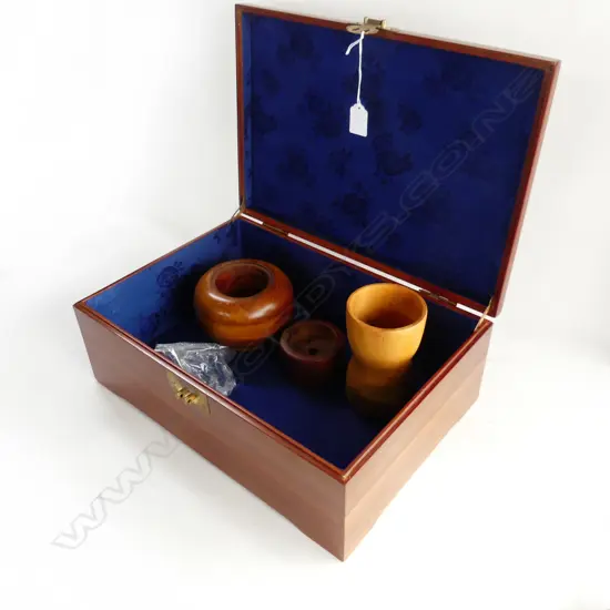 LG WOODEN BOX w. 3 TURNED PCES INSIDE 420x290x155mm