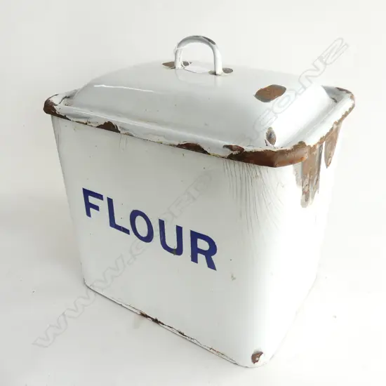 LARGE VINTAGE LIDDED ENAMEL FLOUR BIN ONE HANDLE MISSING AND ENAMEL LOSS H 400 MM
