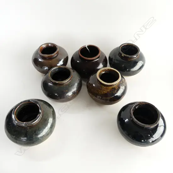 7 EARLY CHINESE STORAGE JARS H.100MM
