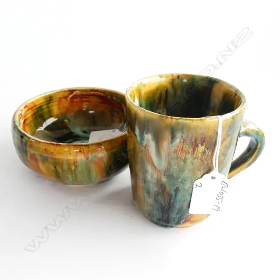 2X JUNE CLARKE (MORRINSVILLE). STUDIO POTTERY BOWL & MUG mottled green incised marks H.145mm