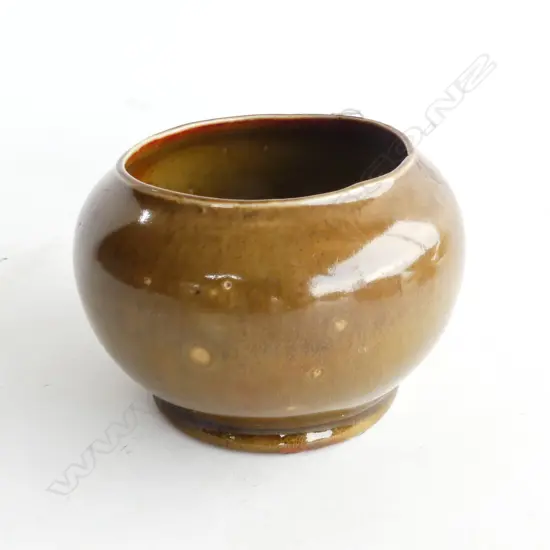 GREEN GABLES POTTERY SM VASE H. 70MM