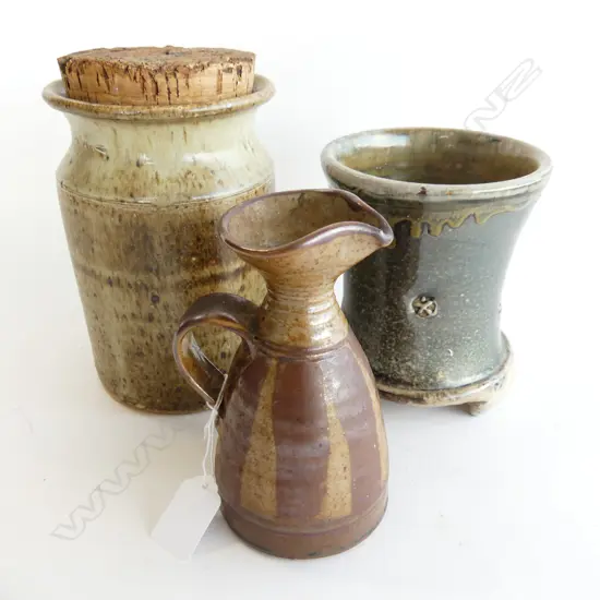 3 PCES STUDIO POTTERY; PETER STICHBURY JUG H.150mm, STRAINER H.145mm & CORK LIDDED CONTAINER