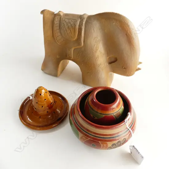 WOODFIRED POTTERY TROJAN HORSE (L280MM) MARKED KR + 2 MEXICAN POLYCHROME VASES & SOMBRERO HORS D'OEUVRE HOLDER (D 115MM)