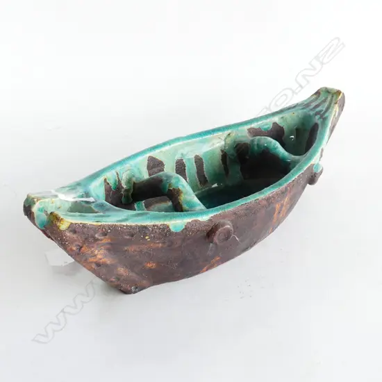 1960'S BLUE MOUNTAIN POTTERY BOAT, GREEN HIGH GLOSS DRIP GLAZE, L. 330MM