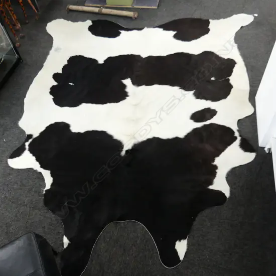 LG BLACK & WHITE COWHIDE RUG 2600x2200mm