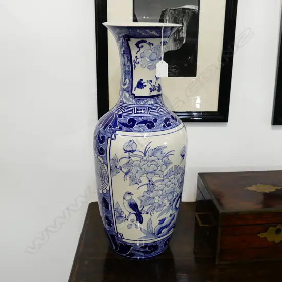 LG B/W ORIENTAL VASE H.580mm / 220mm dia