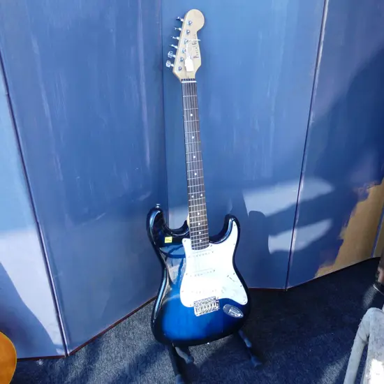 VINTAGE JAPANESE PHOTO-GENIC ELECTRIC GUITAR, WITH STAND