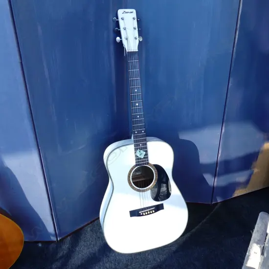VINTAGE JAPANESE ZEN-ON ACOUSTIC GUITAR