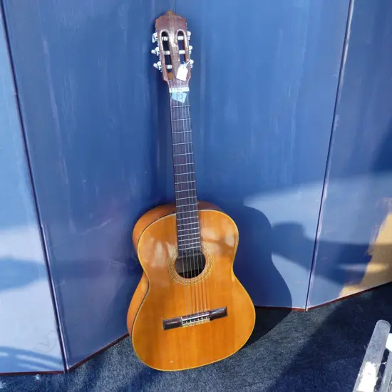 VINTAGE JAPANESE ACOUSTIC GUITAR