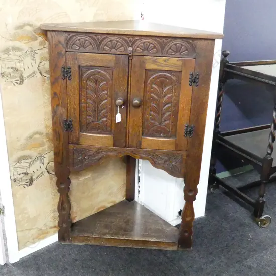 JACOBEAN STYLE OAK CORNER CABINET 500x500x980mm