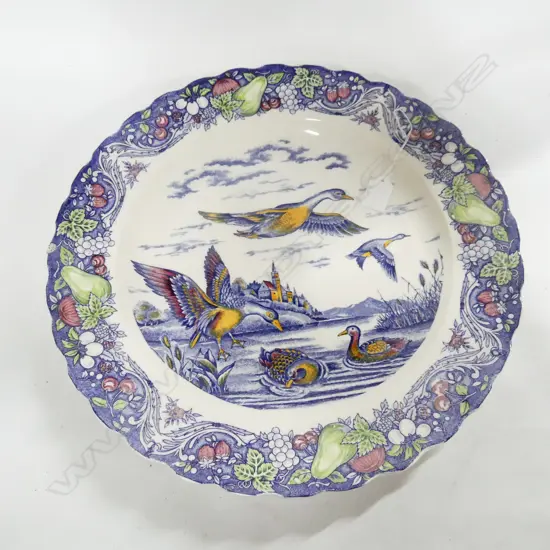 LARGE B/W PLATTER DUCKS IN FLIGHT DIA410MM