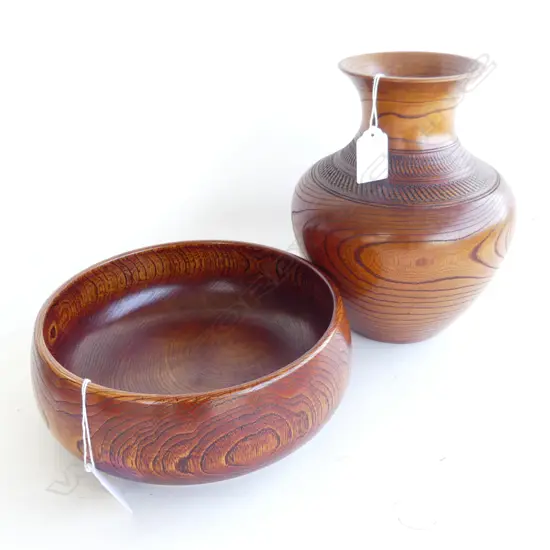 70’S ELM WOOD BOWL UNUSED DIA 215mm & MATCHING VASE H. 210mm.