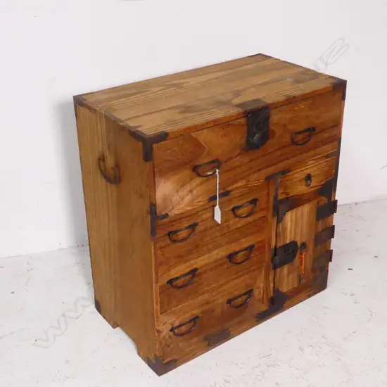 SMALL OLD JAPANESE COLLECTOR'S BEDSIDE CABINET, 1 DOOR, 5 DRAWERS & KEY, H.570mm