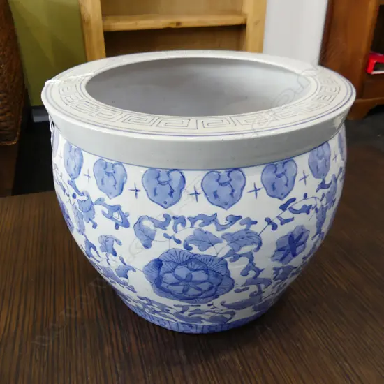 LG BLUE & WHITE ORIENTAL GARDEN POT DIA 365 H. 310MM