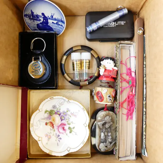 SM BOX MISC INCL ORIENTAL FANS, JADE CARVING ETC..