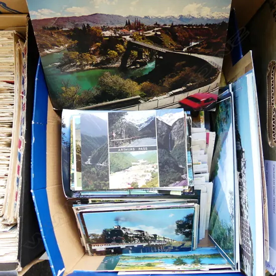 BOX ASST. NZ POSTCARDS