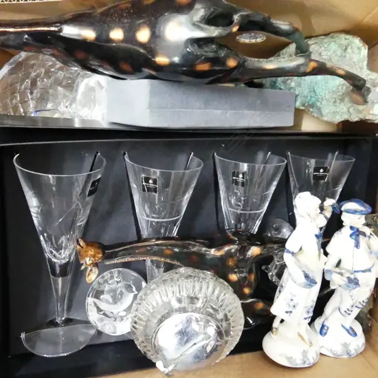 BOX LOT 3 CRYSTAL BOWLS, 4 ROYAL DOULTON CHAMPAGNE FLUTES (boxed), 2 GIRAFFES ETC