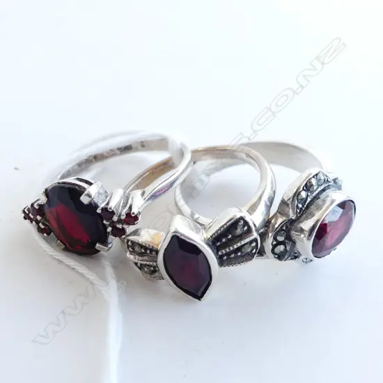 3 925 SILVER & GARNET RINGS