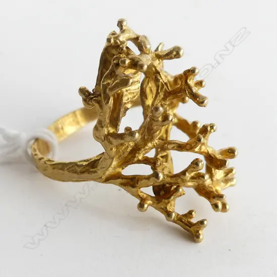 RING IN THE FORM OF BRANCH CORAL (COSTUME)