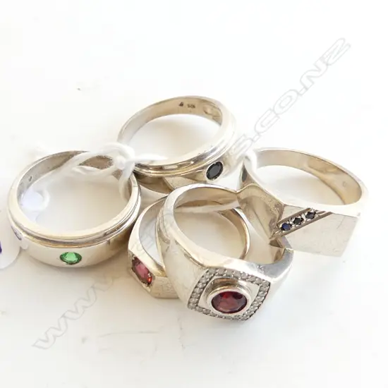 5 925 SILVER RINGS; 2 GARNET, 3 OTHER