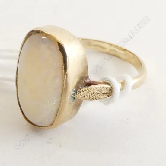 9CT? UNMARKED GOLD & OPAL RING 2.4 GRAMS SIZE M 1/2