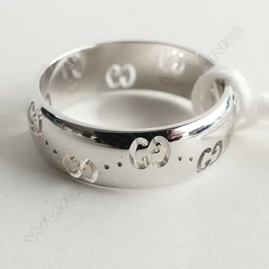 18CT WHITE GOLD GUCCI ICON RING 4.9GMS SIZE N