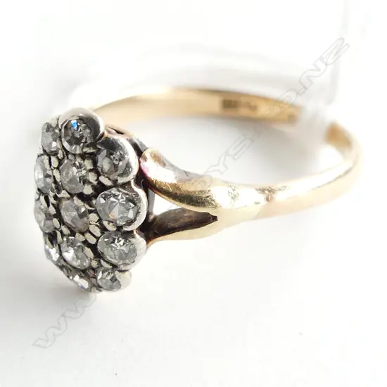 18CT GOLD ANTIQUE RING WITH 13 DIAMONDS, .50 CTS, 2.4GMS