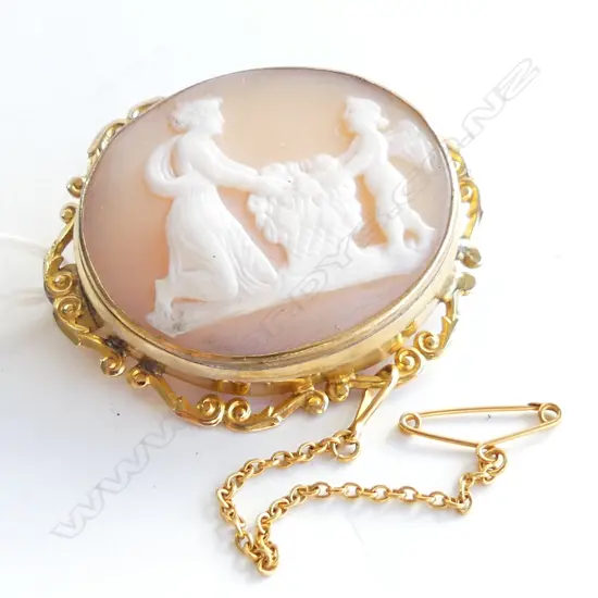 GOLD FRAMED CAMEO Cherub & Maiden w floral basket 10.5gms