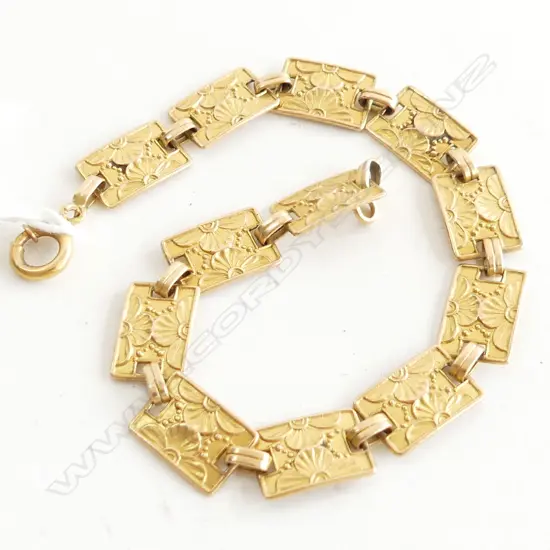 18ct GOLD PANELLED BRACELET 12gms Japanese floral mon 